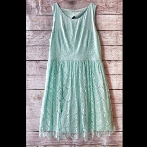 Jessica Simpson | Teal lace dress